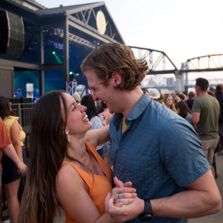 Riverstage couple dancing